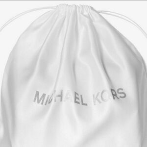 Michael Kors White dust bag, Medium NWT